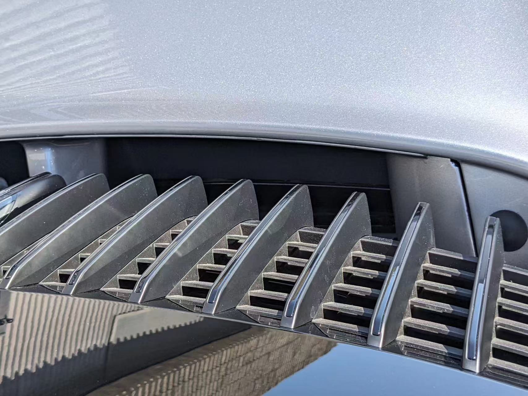 Porsche 992 with Sixth Carbon Sport Classic-style dry carbon fiber ducktail spoiler — gallery photo 18